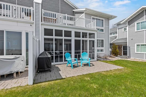 $535,000 | 2614 Lake Street, Algoma, WI 54201