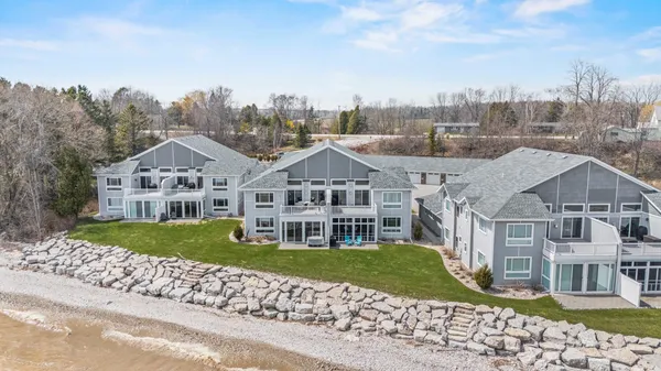 $535,000 | 2614 Lake Street, Algoma, WI 54201