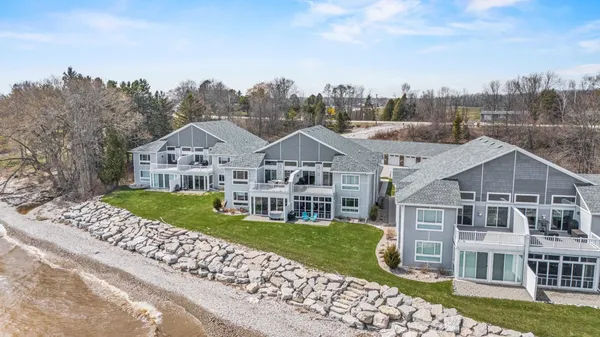 $535,000 | 2614 Lake Street, Algoma, WI 54201