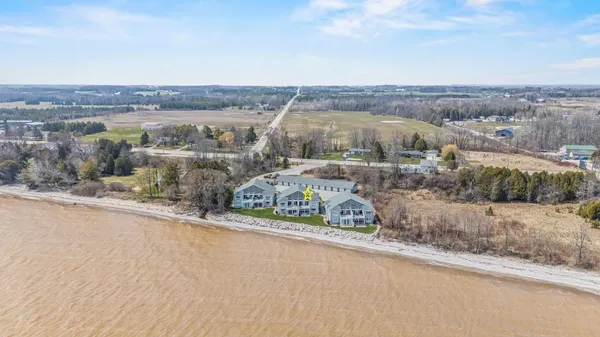 $535,000 | 2614 Lake Street, Algoma, WI 54201