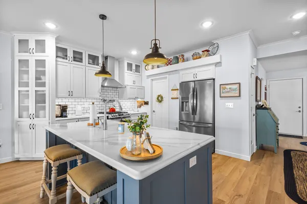 $535,000 | 2614 Lake Street, Algoma, WI 54201