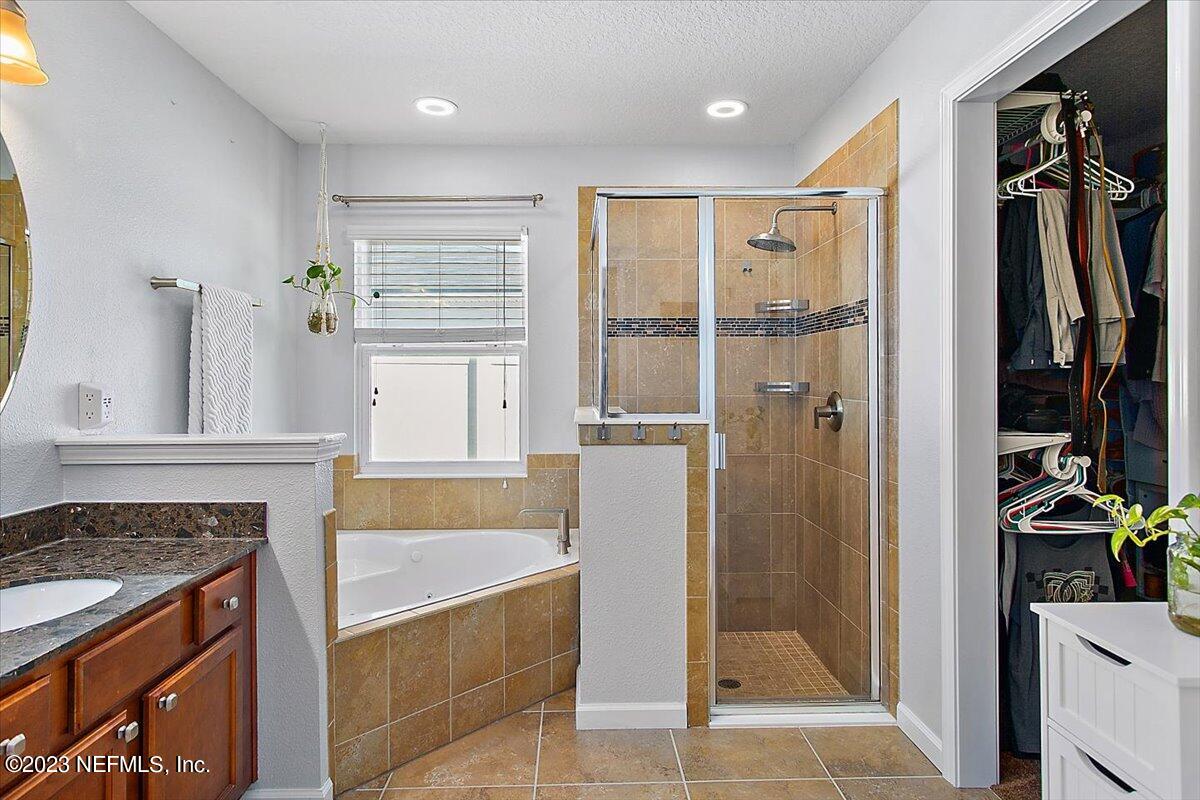 123 South Twin Maple Road St. Augustine, FL 32084 - Photo 13 of 22 13-Primary Bathroom