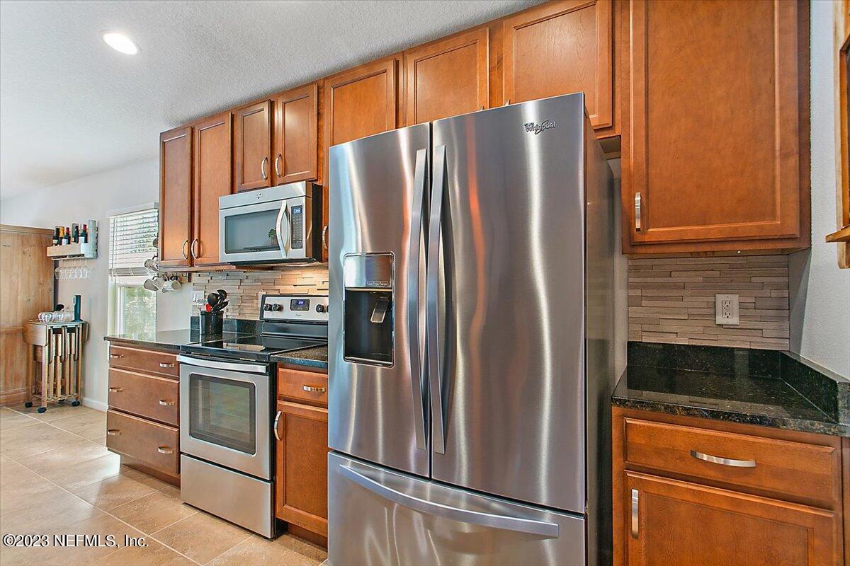 123 South Twin Maple Road St. Augustine, FL 32084 - Photo 8 of 22 08-Kitchen