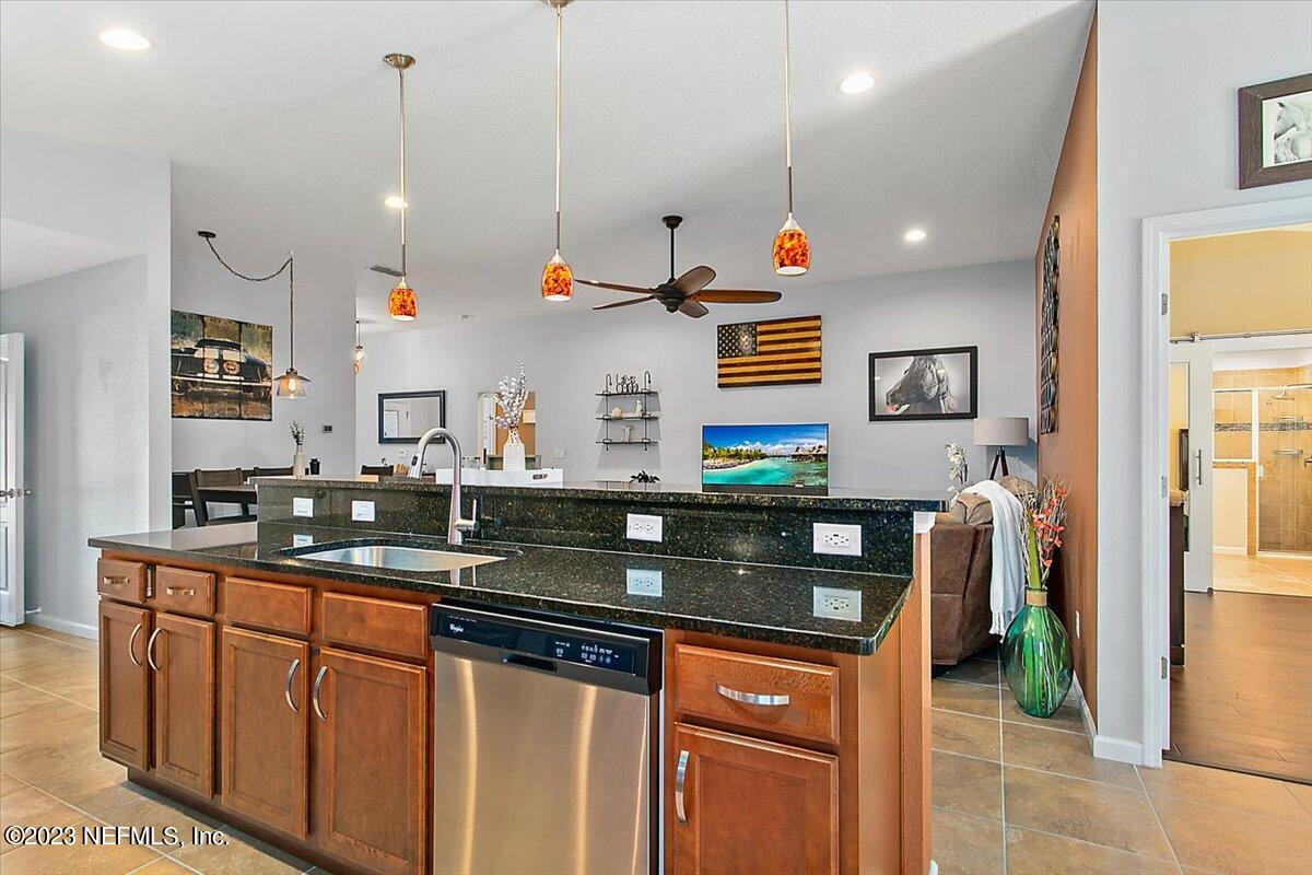 123 South Twin Maple Road St. Augustine, FL 32084 - Photo 9 of 22 09-Kitchen