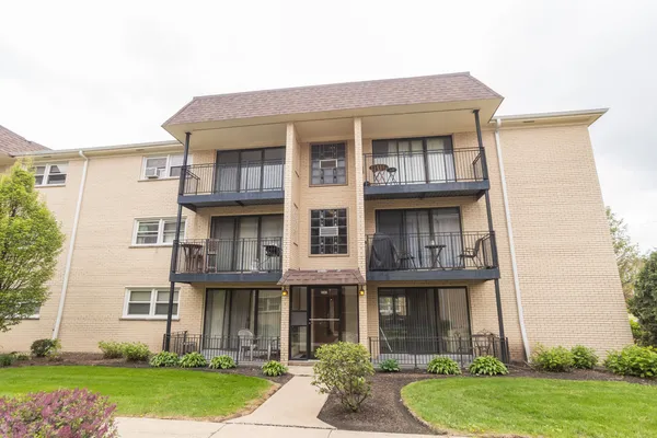 $249,000 | 6561 North Harlem Avenue, Unit 3E, Chicago, IL 60631