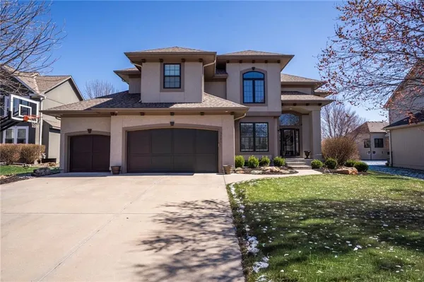 $700,000 | 5511 Chouteau Street, Shawnee, KS 66226