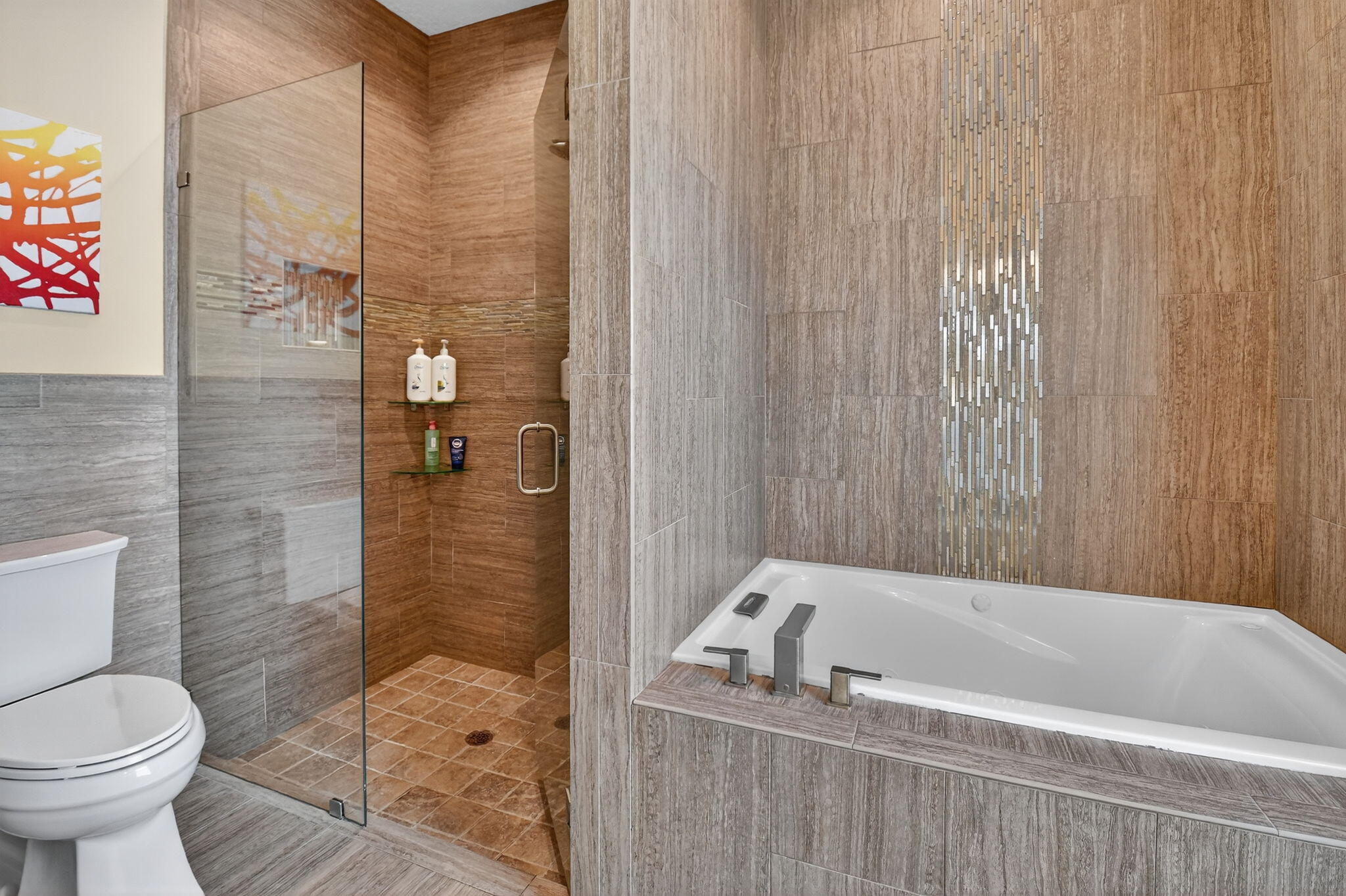 494 Enfield Court Delray Beach, FL 33444 - Photo 37 of 78 a bathroom with a bathtub and toilet