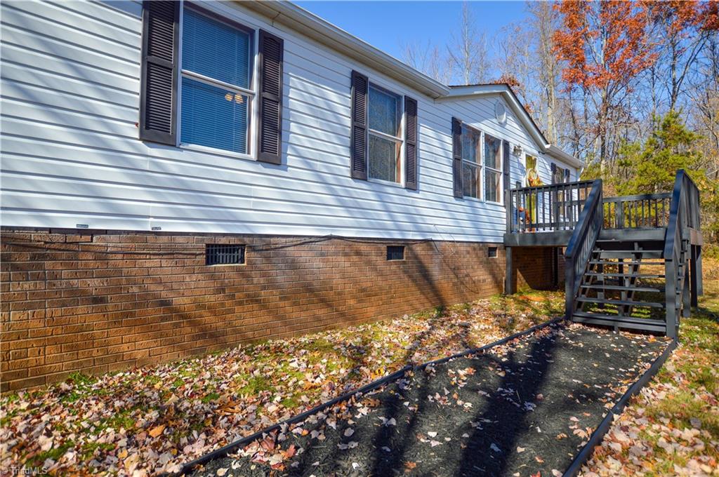 1090 Deer Chase Road Madison, NC 27025 - Photo 2 of 27 Gallery Image 2