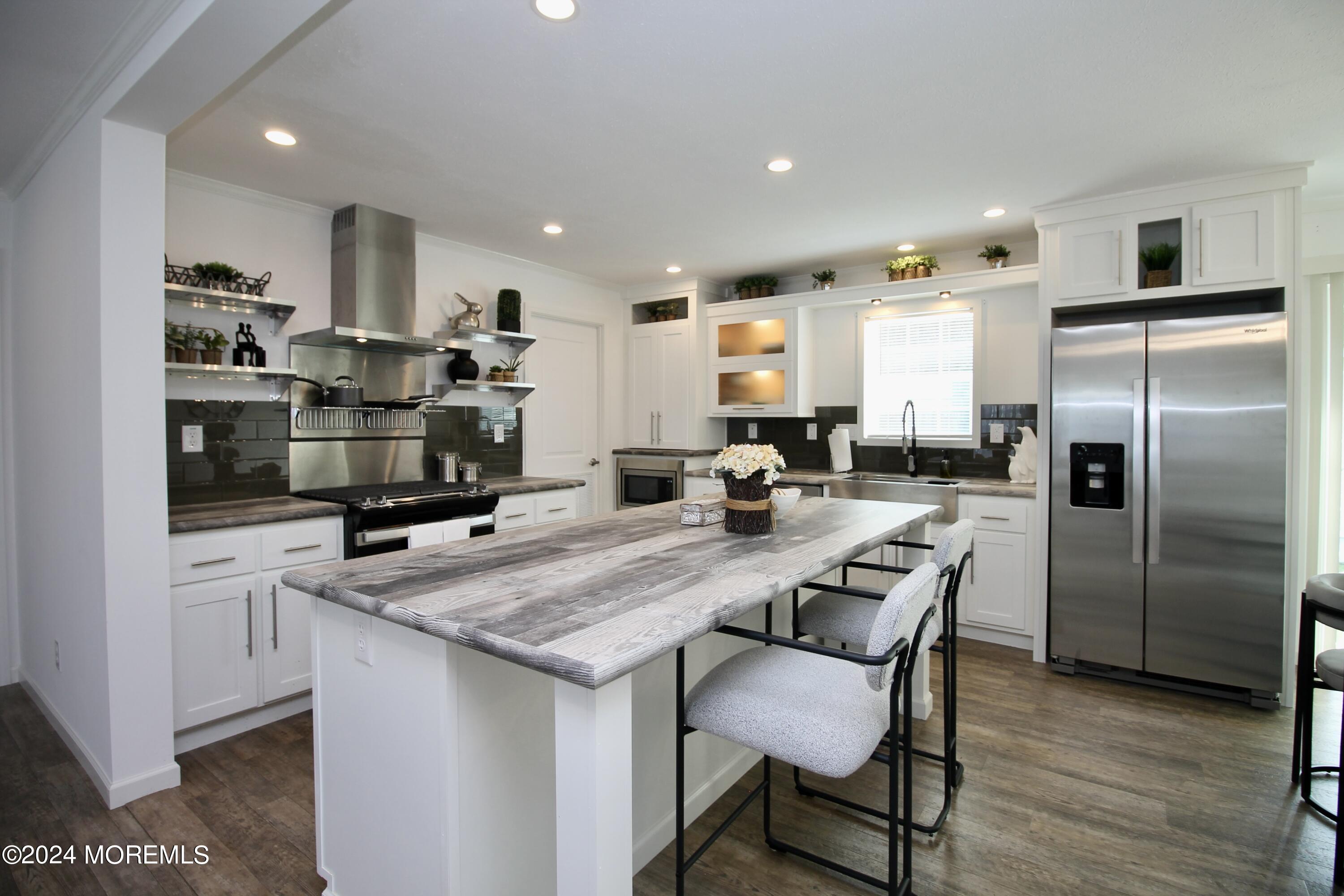 587 Cherin Road Freehold, NJ 07728 - Photo 11 of 39 BB700F9A-9FC7-42BD-AE45-1D918B833976_1_2