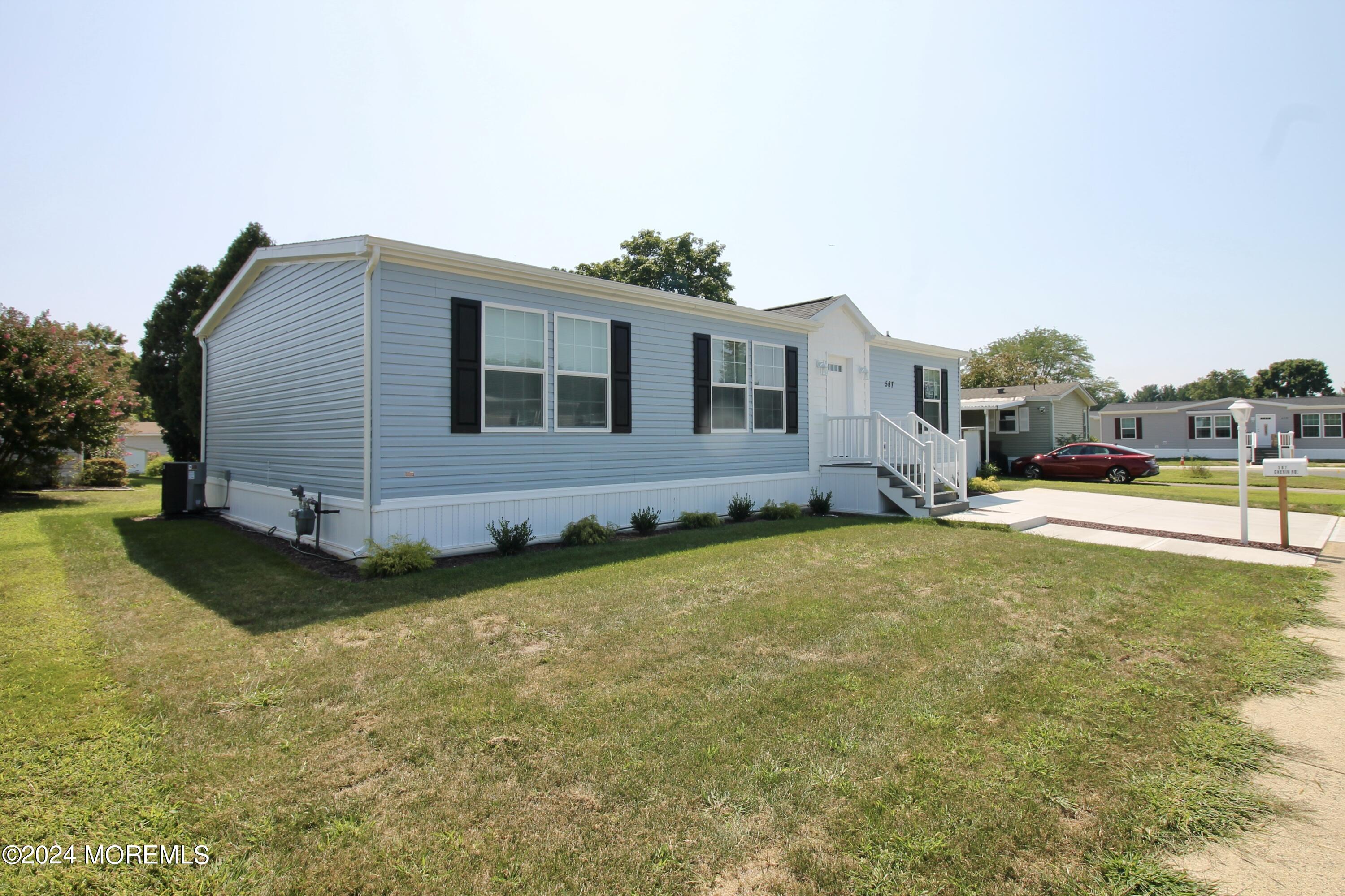 587 Cherin Road Freehold, NJ 07728 - Photo 3 of 39 9B221AA6-3FF9-4421-B0DE-0A3B32B55866_1_2