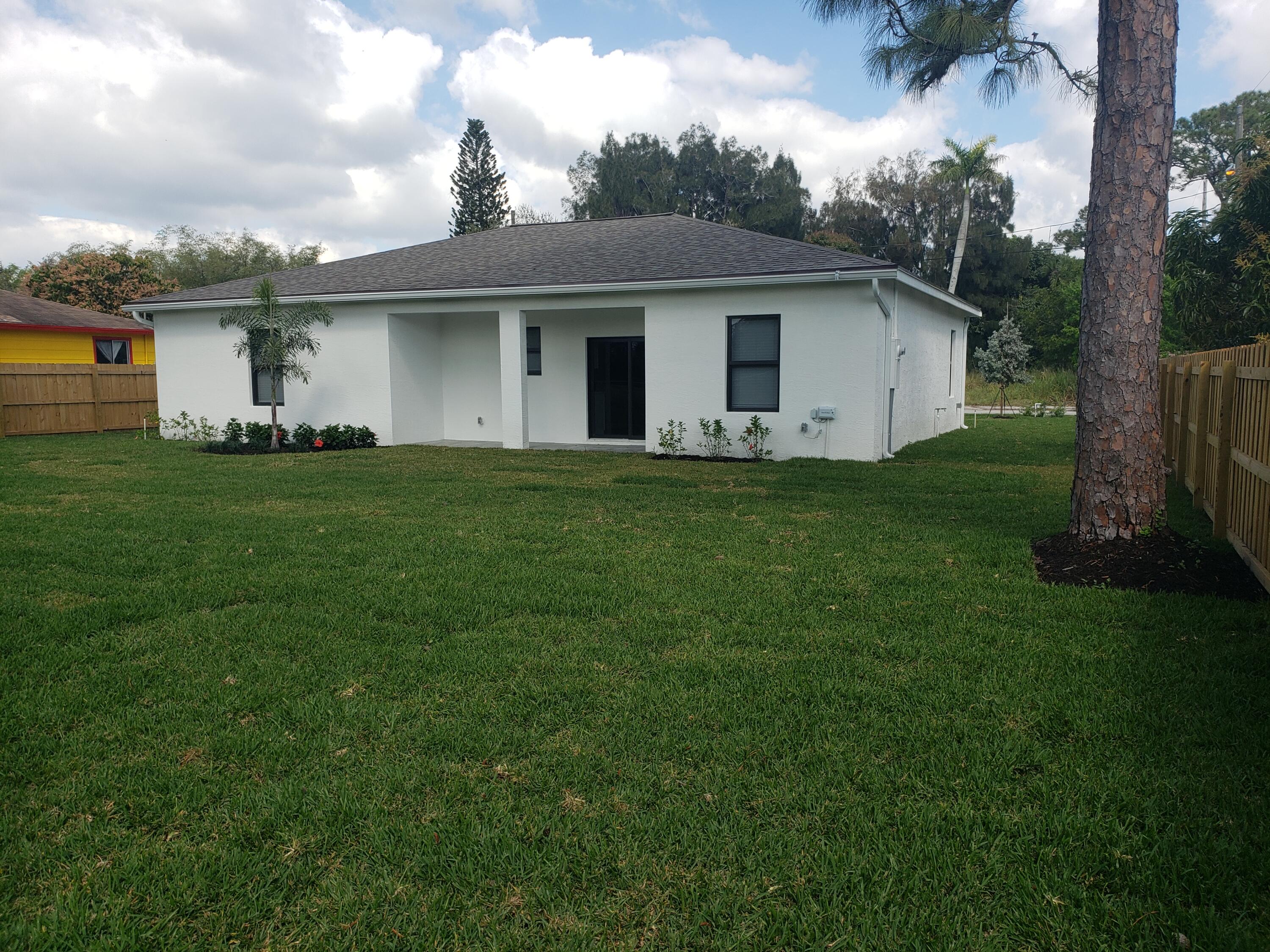 6888 173rd Street North Jupiter, FL 33458 - Photo 8 of 42 20230224_110548