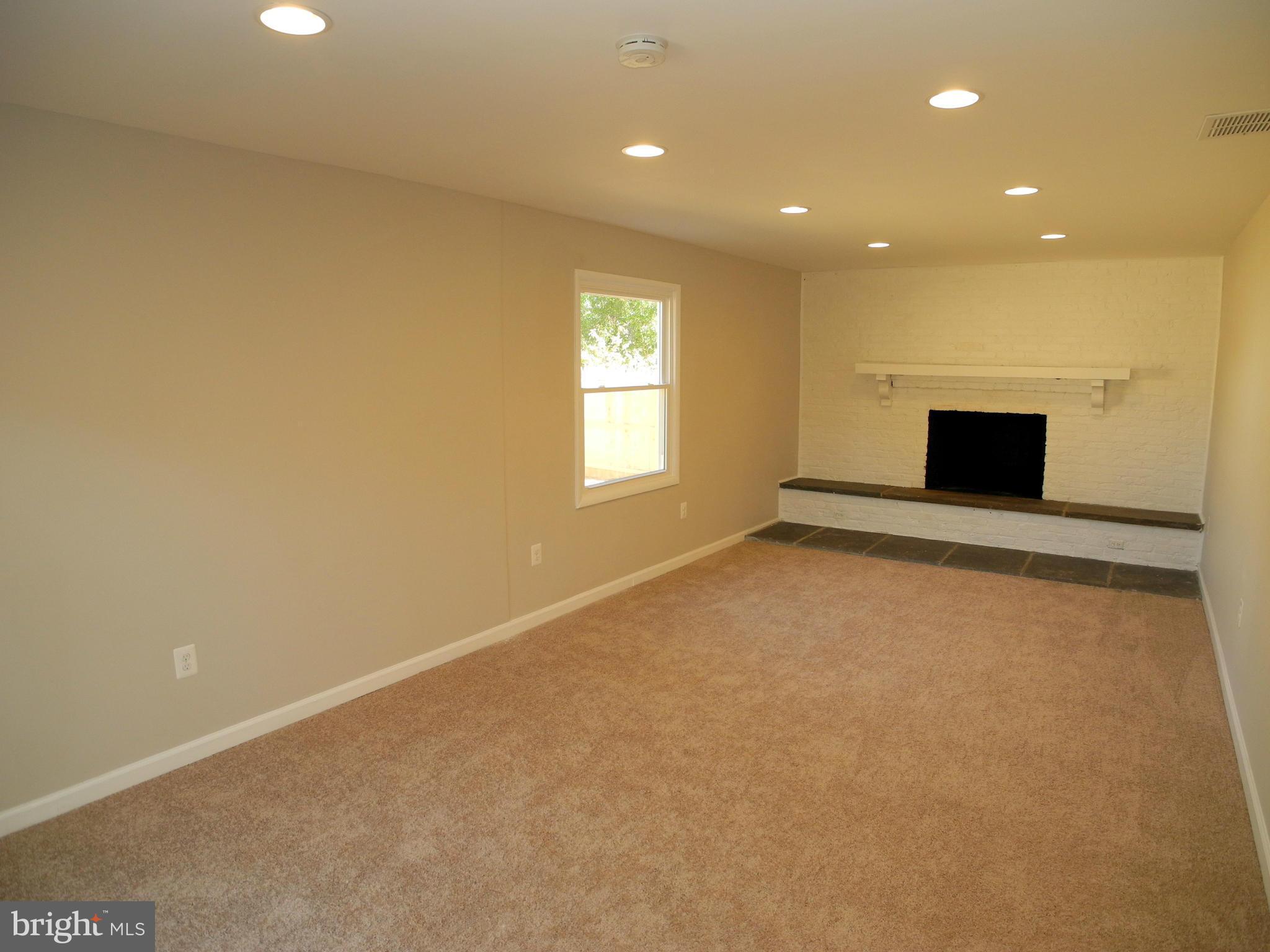 1016 Springhill Way Gambrills, MD 21054 - Photo 25 of 30 Family Room