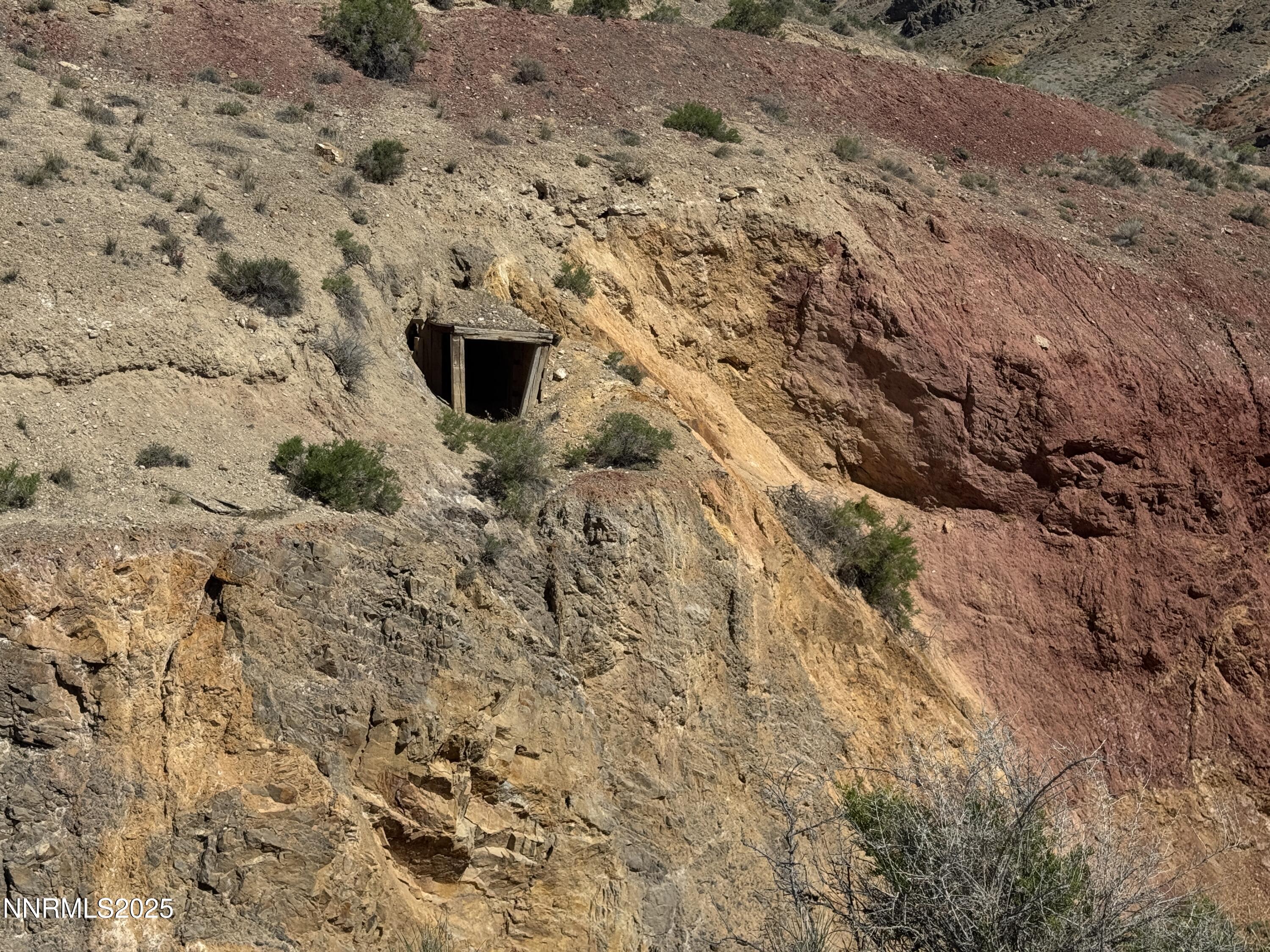 1508012 Coal Canyon Road Lovelock, NV 89419 - Photo 28 of 40 a view of barbecue area with wooden floor