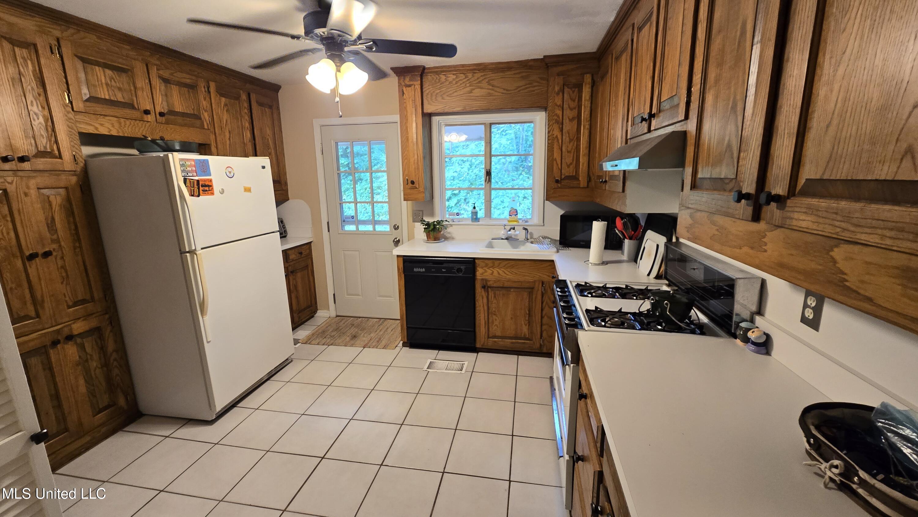 1119 Manship Street Jackson, MS 39202 - Photo 16 of 48 20250501_115318