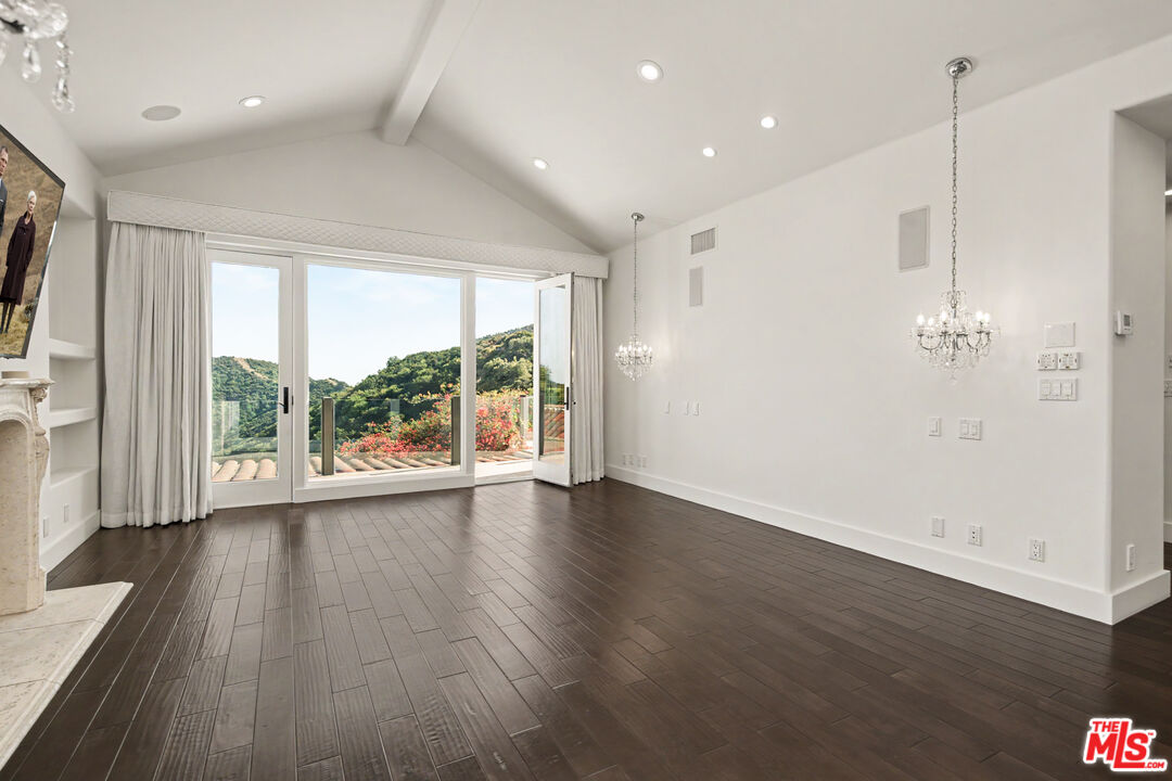 12608 Promontory Road Los Angeles, CA 90049 - Photo 30 of 59