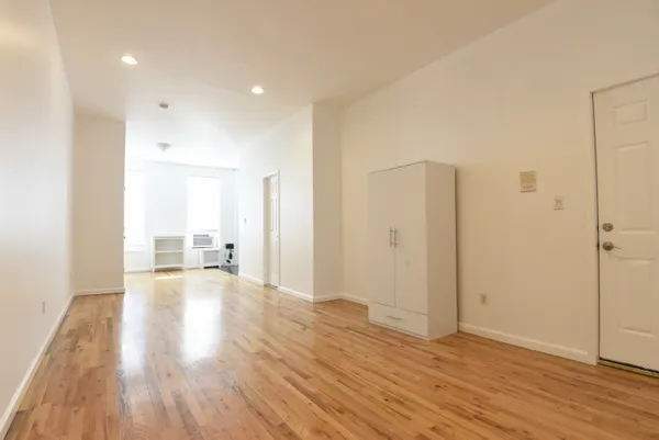 $3,650 | 270 South 5th Street, Unit 2 | Williamsburg