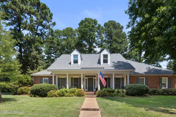 $425,000 | 614 Kinsington Court, Ridgeland, MS 39157