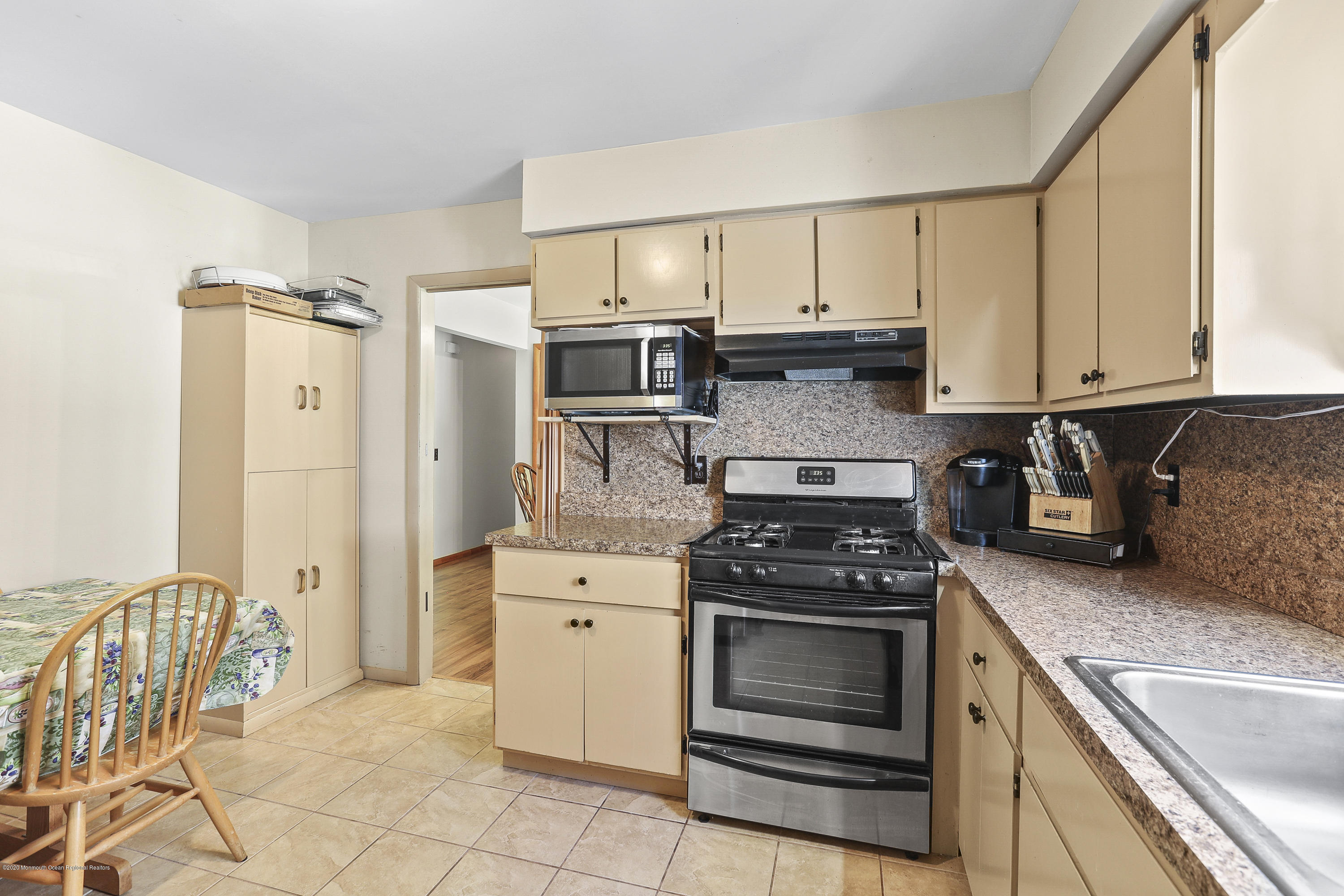 704 Anderson Road Jackson, NJ 08527 - Photo 9 of 24 5W5A4009