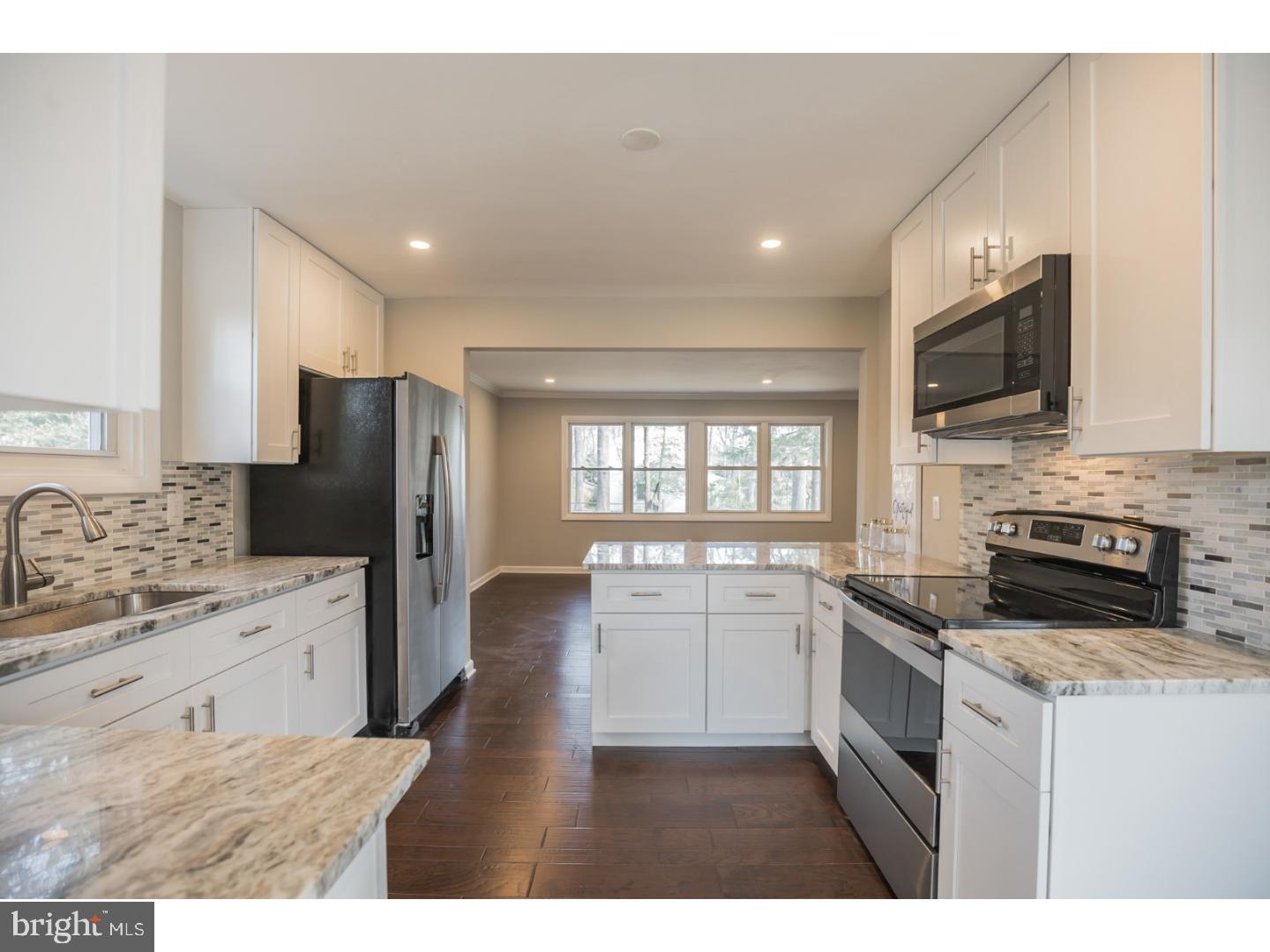 8 Evergreen Road Mount Laurel, NJ 08054 - Photo 2 of 25