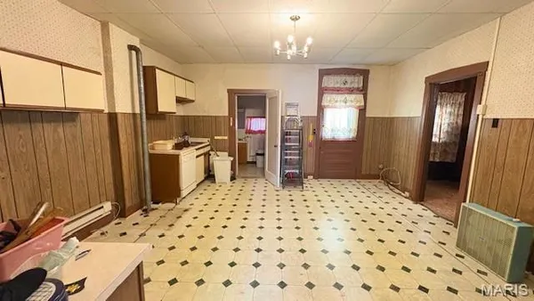 $39,000 | 322 East Davis Street, St. Louis, MO 63111