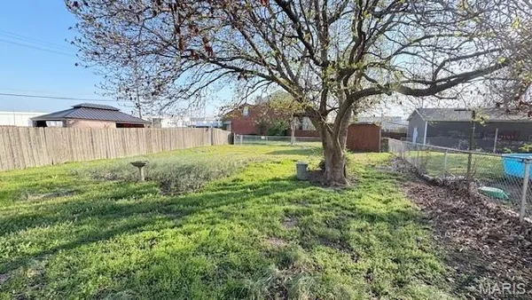 $39,000 | 322 East Davis Street, St. Louis, MO 63111