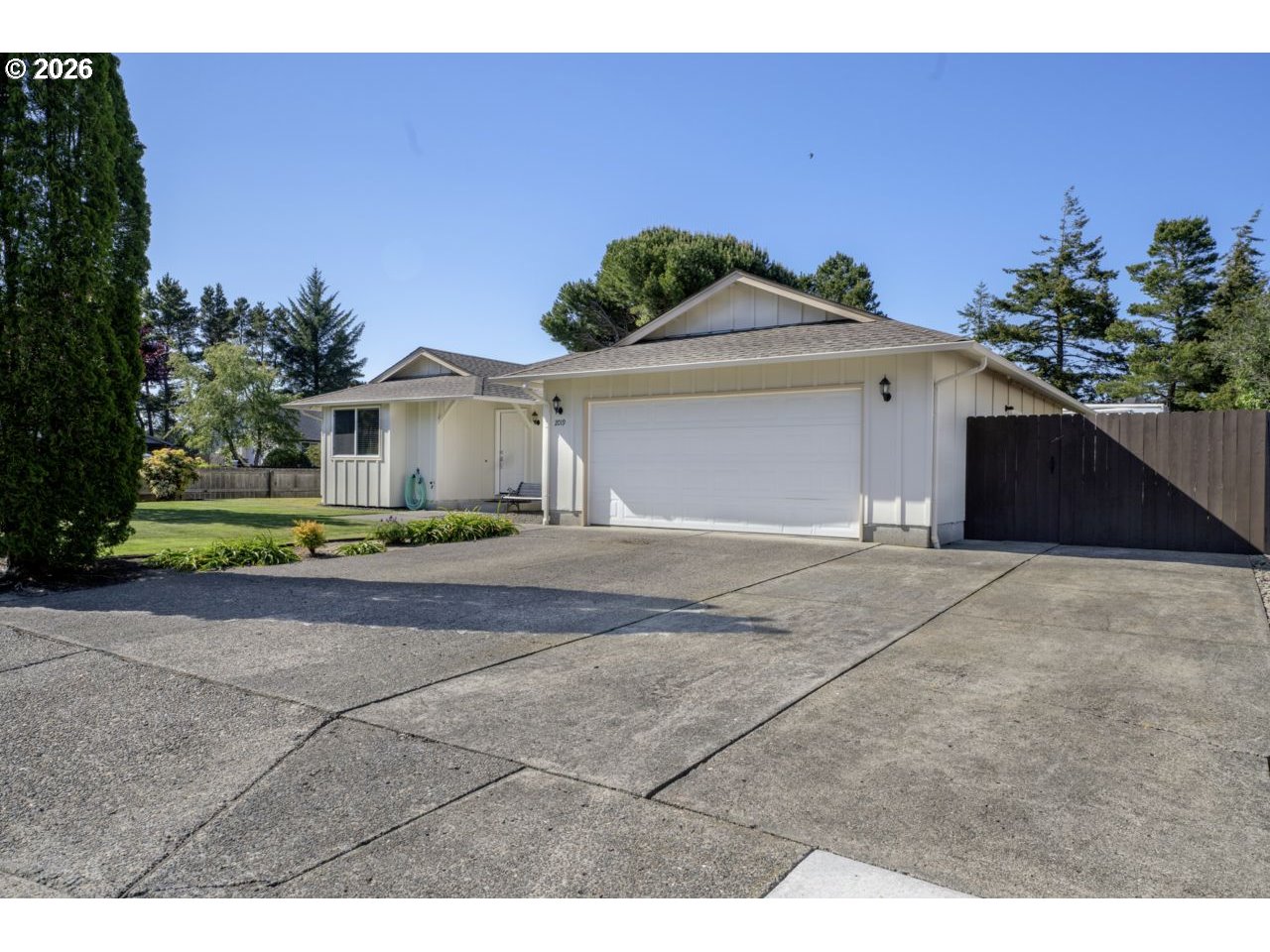 2019 40th Street Florence, OR 97439 - Photo 4 of 40
