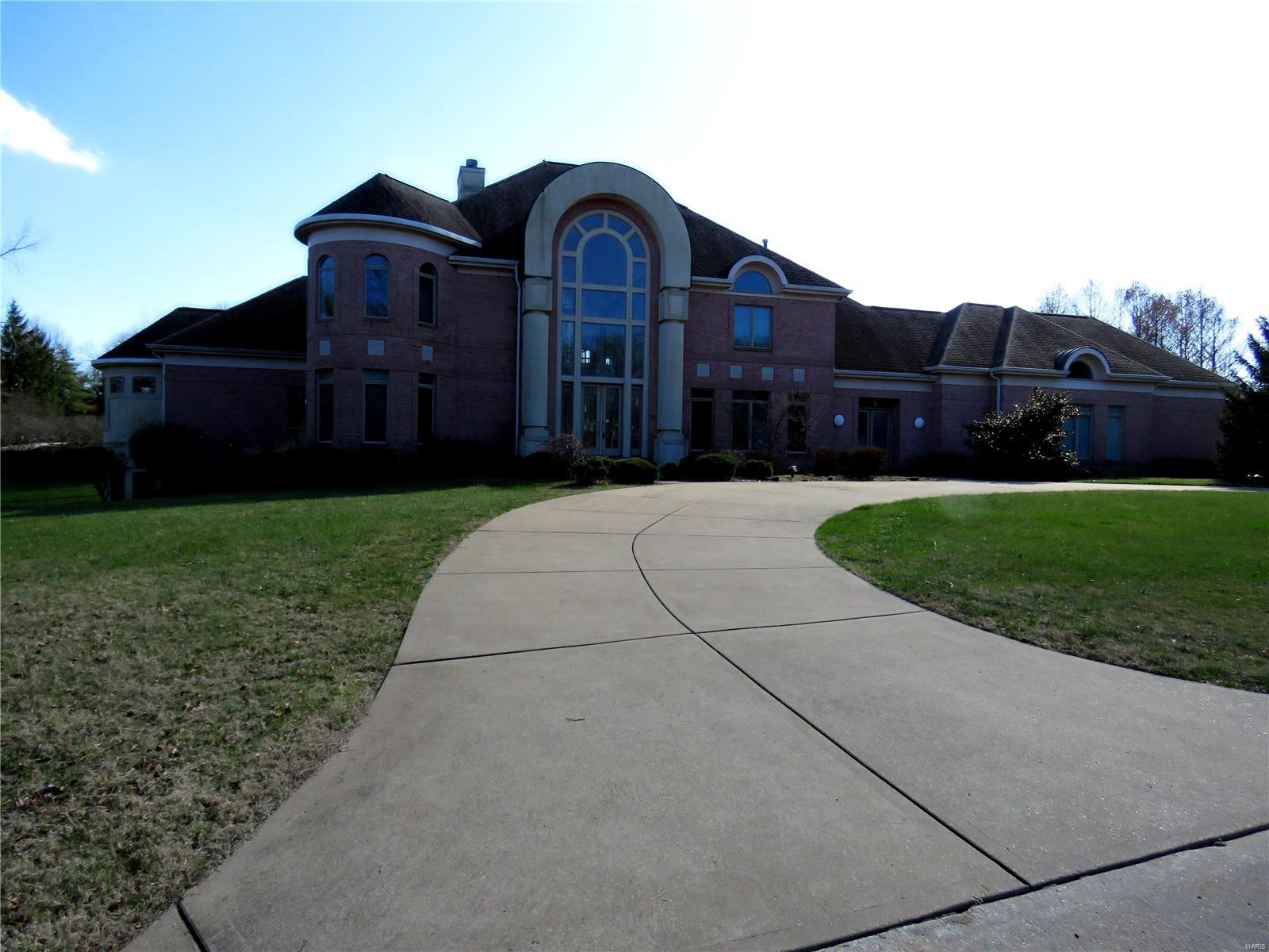 10455 Litzsinger Road Frontenac, MO 63131 - Photo 2 of 29 Gallery Image 2