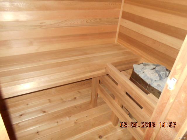 10455 Litzsinger Road Frontenac, MO 63131 - Photo 18 of 29 Gallery Image 18