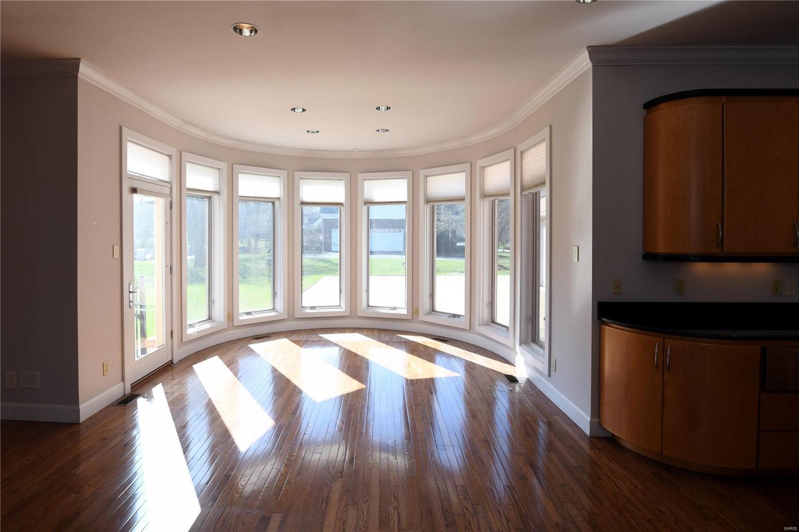 10455 Litzsinger Road Frontenac, MO 63131 - Photo 8 of 29 Gallery Image 8