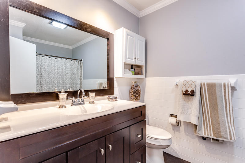 1000 Corning Road Knoxville, TN 37923 - Photo 15 of 40 Hall Bath