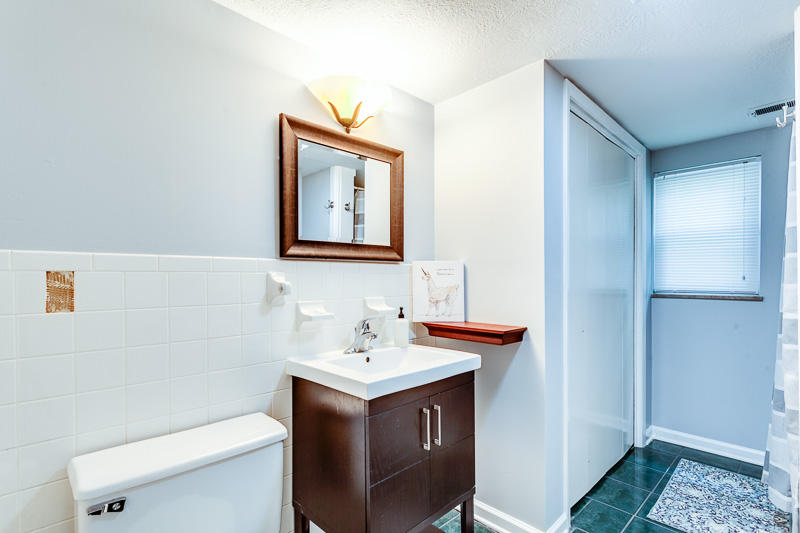 1000 Corning Road Knoxville, TN 37923 - Photo 30 of 40 Downstairs Bath