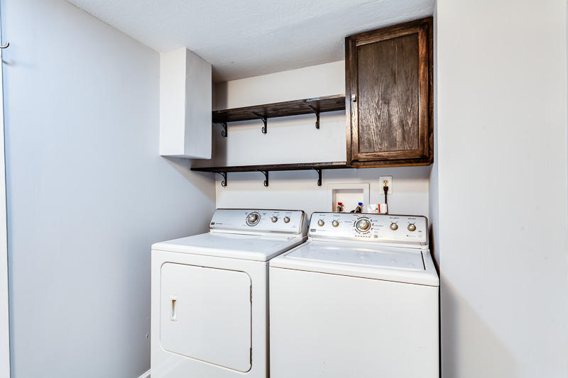 1000 Corning Road Knoxville, TN 37923 - Photo 32 of 40 Washer and Dryer in Bathroom