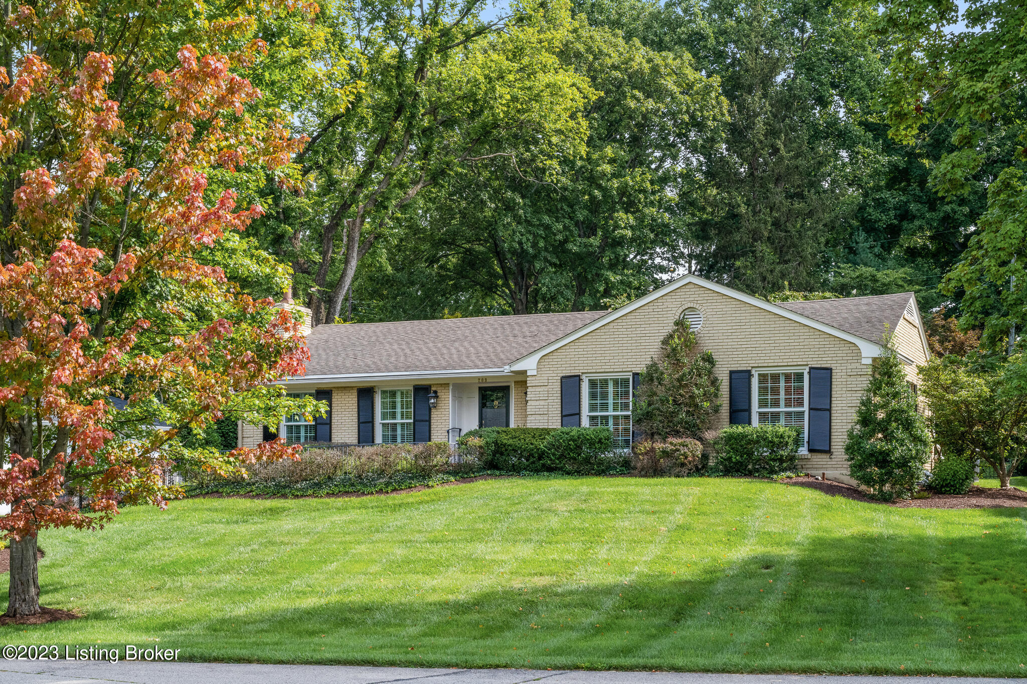 209 Choctaw Road Louisville, KY 40207 - Photo 1 of 44 209 Choctaw Rd-1