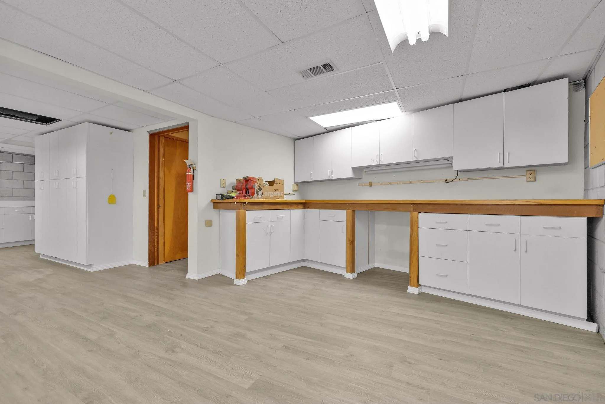 5222 Pine Hills Road Julian, CA 92036 - Photo 21 of 37 Flexible space off the laundry room--crafts, workspace, exercise area?