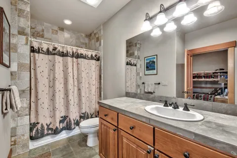 $1,394,000 | 12712 Zurich Place, Truckee, CA 96161