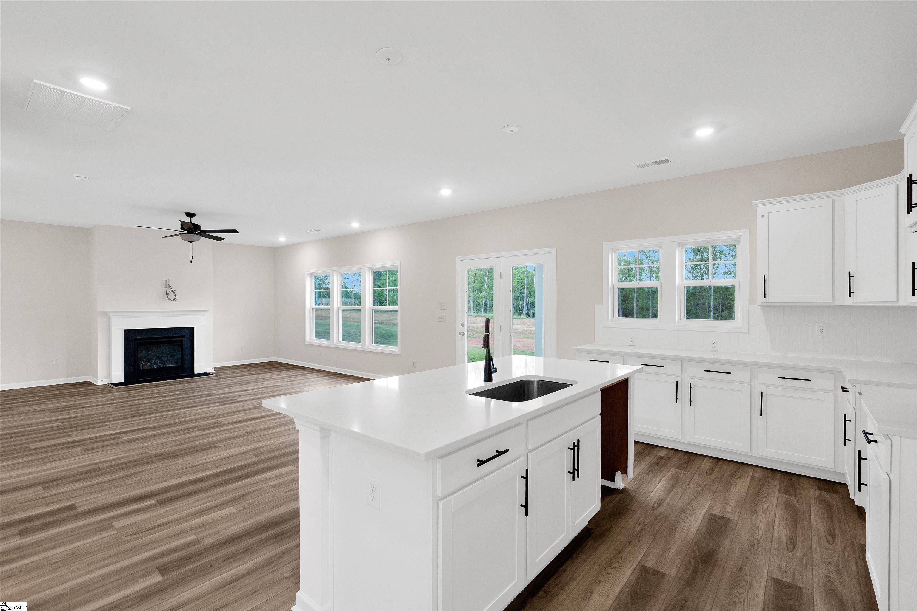 127 Hunter Ridge Drive Boiling Springs, SC 29316 - Photo 14 of 41 Gallery Image 14