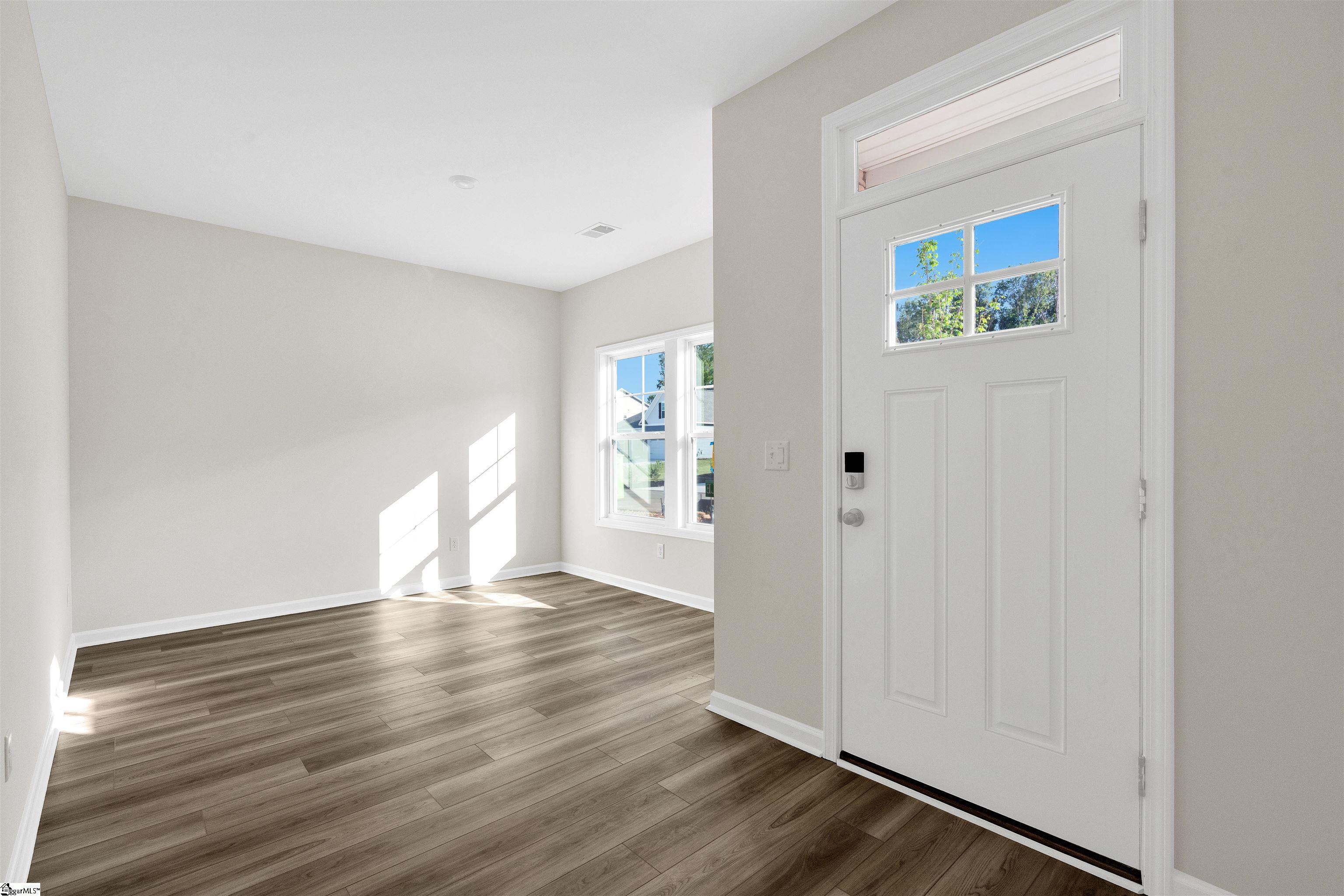 127 Hunter Ridge Drive Boiling Springs, SC 29316 - Photo 4 of 41 Gallery Image 4