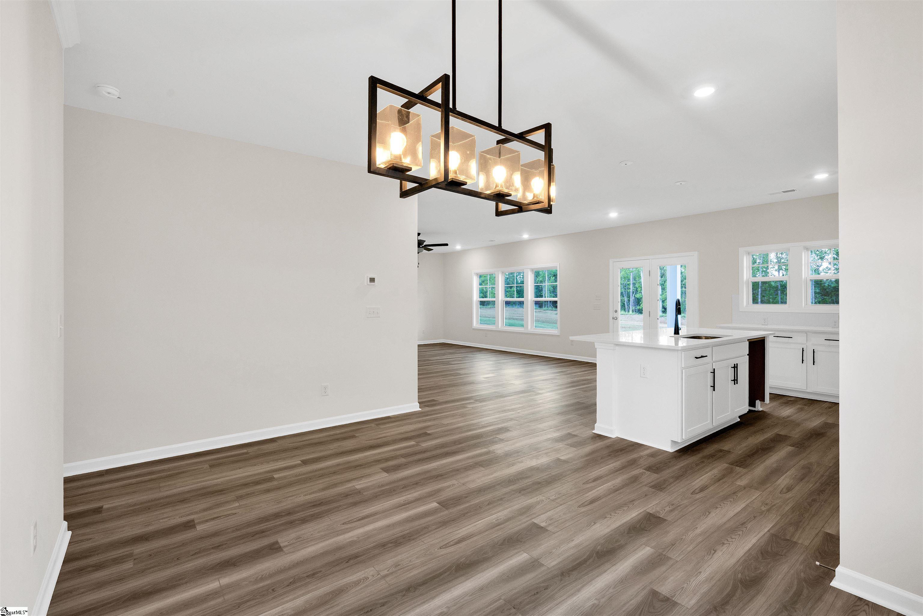 127 Hunter Ridge Drive Boiling Springs, SC 29316 - Photo 10 of 41 Gallery Image 10