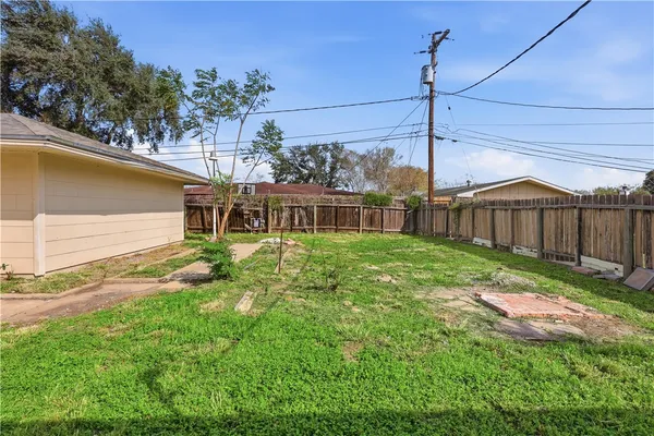 $2,300 | 3314 Casa De Palmas Drive, Corpus Christi, TX 78411