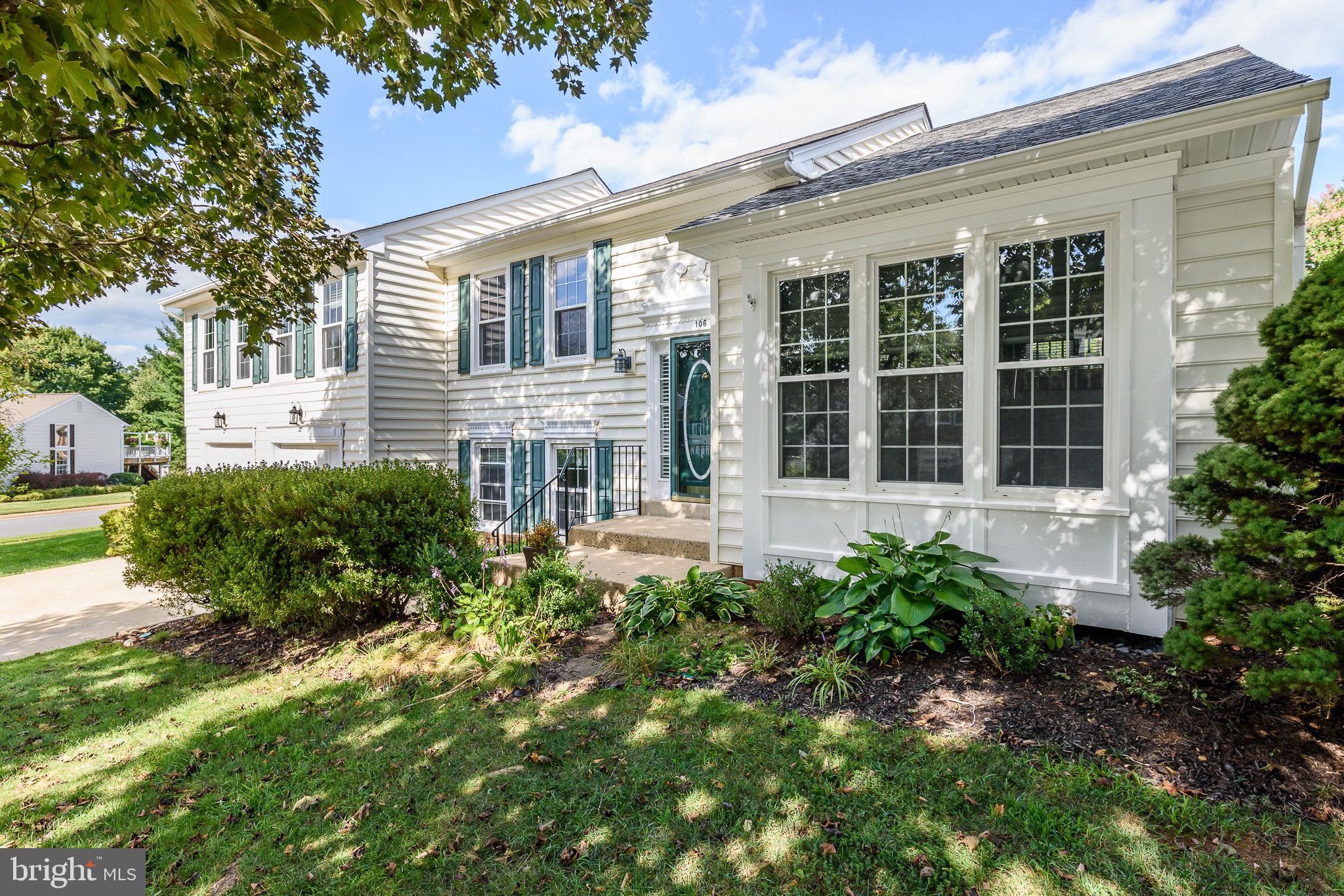 106 Country Road Sterling, VA 20165 - Photo 4 of 47 Gallery Image 4