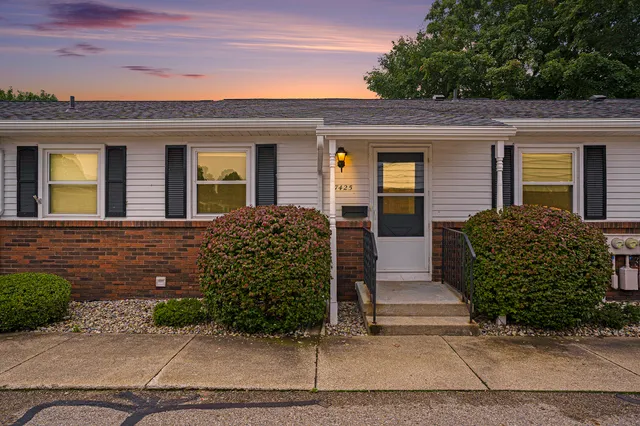 $210,000 | 7425 Boulder Bluff Drive, Unit 112, Jenison, MI 49428