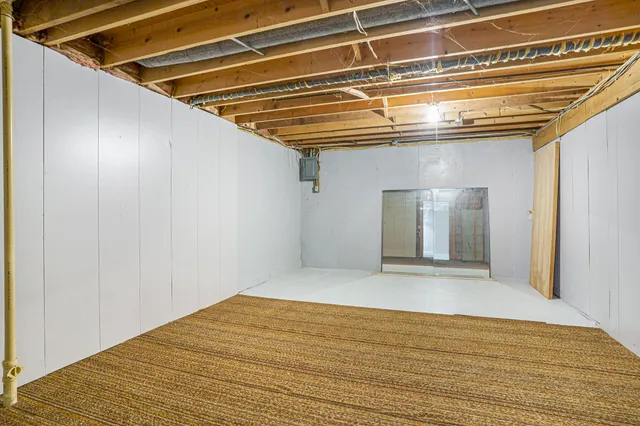 $210,000 | 7425 Boulder Bluff Drive, Unit 112, Jenison, MI 49428