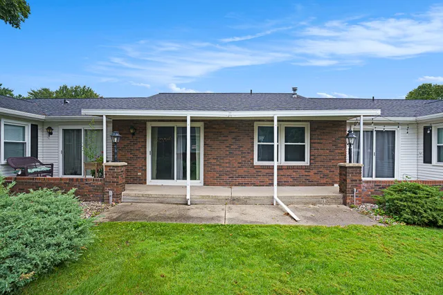 $210,000 | 7425 Boulder Bluff Drive, Unit 112, Jenison, MI 49428