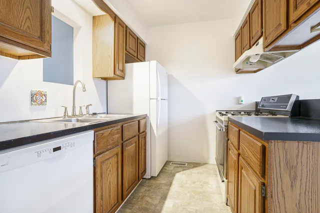 $210,000 | 7425 Boulder Bluff Drive, Unit 112, Jenison, MI 49428