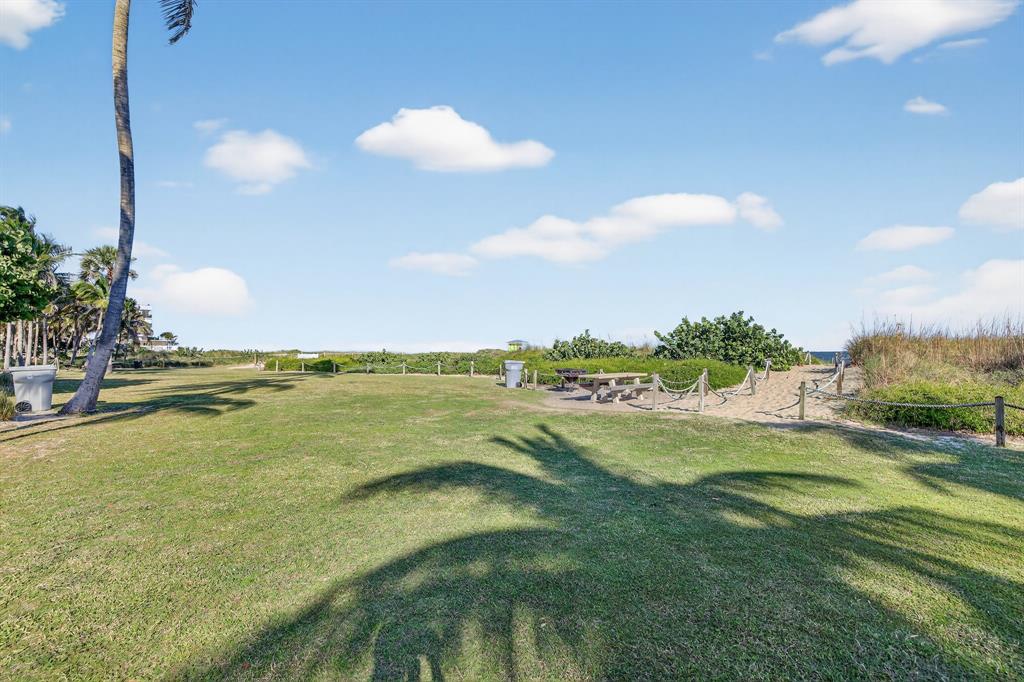 405 North Ocean Boulevard, Unit 1027 Pompano Beach, FL 33062 - Photo 29 of 57 Beach/Picnic Area