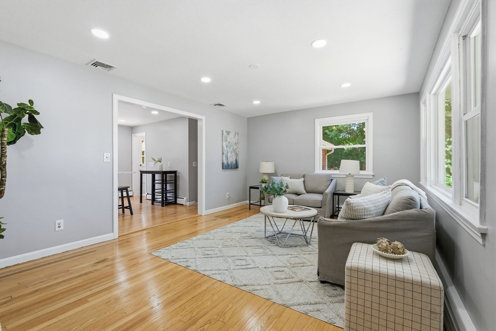 158 Devens Street Springfield, MA 01151 - Photo 1 of 20 Gallery Image 1