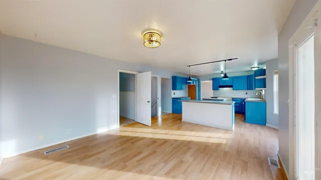 $469,900 | 590 North 1089th Street East, Rupert, ID 83350