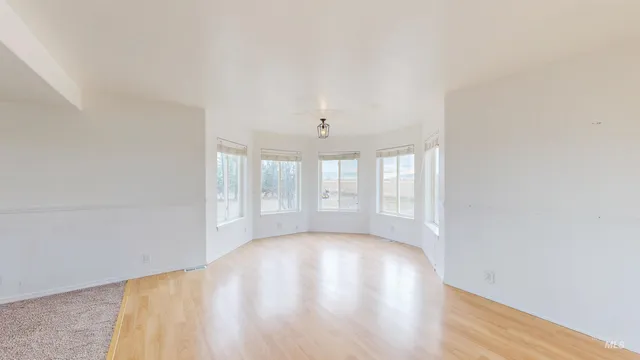 $485,000 | 590 North 1089th Street East, Rupert, ID 83350