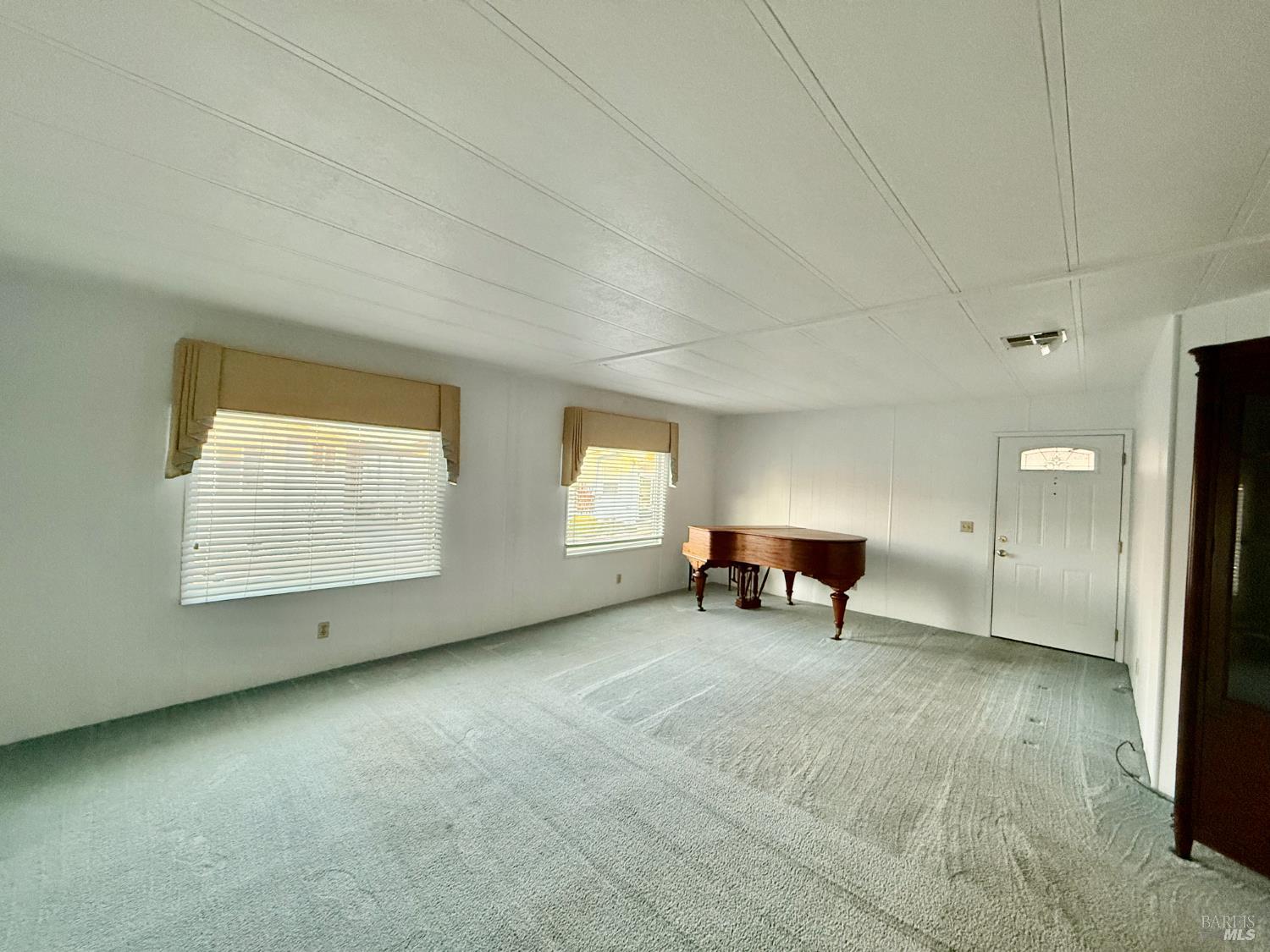 168 Shoreham Way Santa Rosa, CA 95401 - Photo 4 of 33