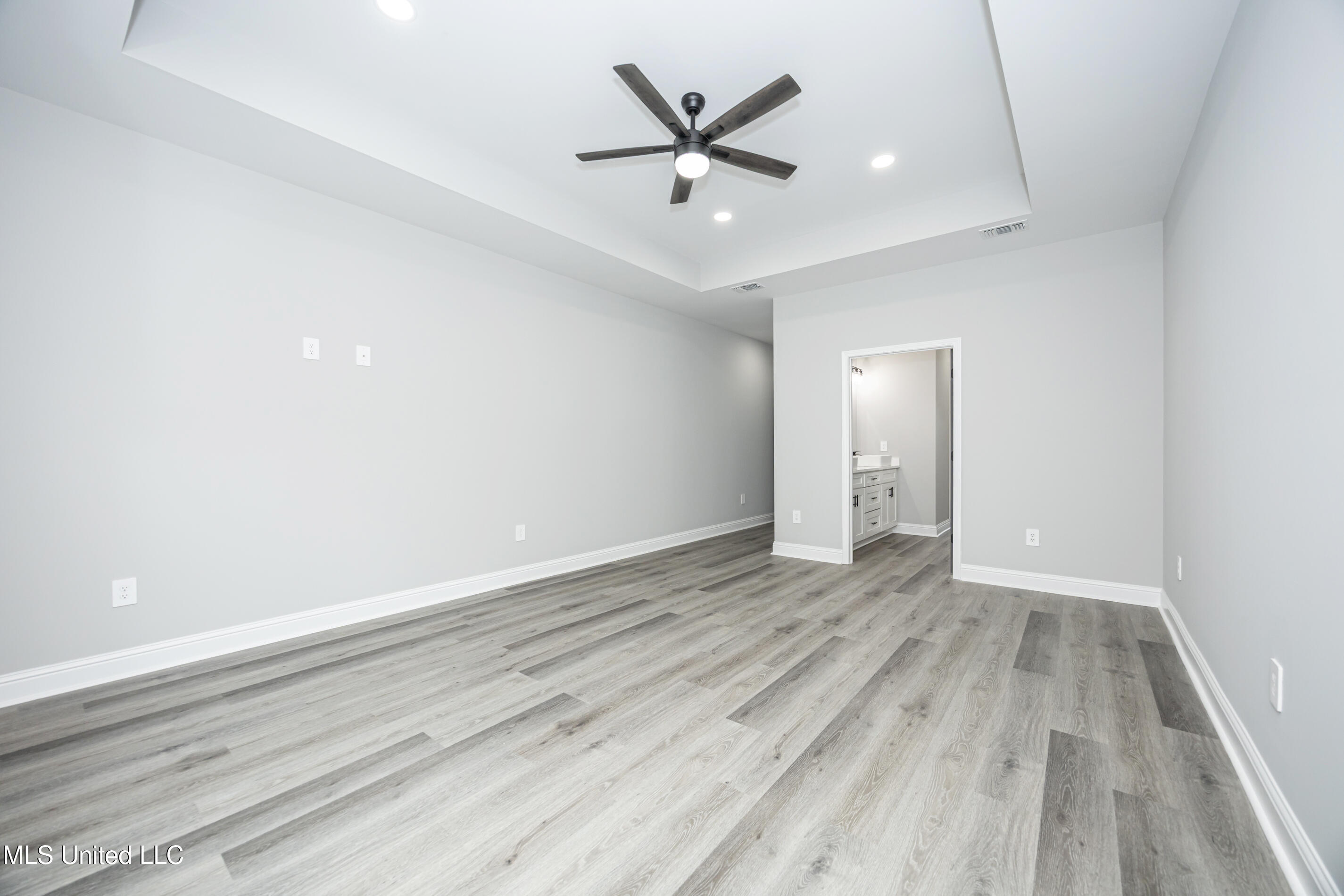 2403 Graveline Road Gautier, MS 39553 - Photo 12 of 33 IMG_5882